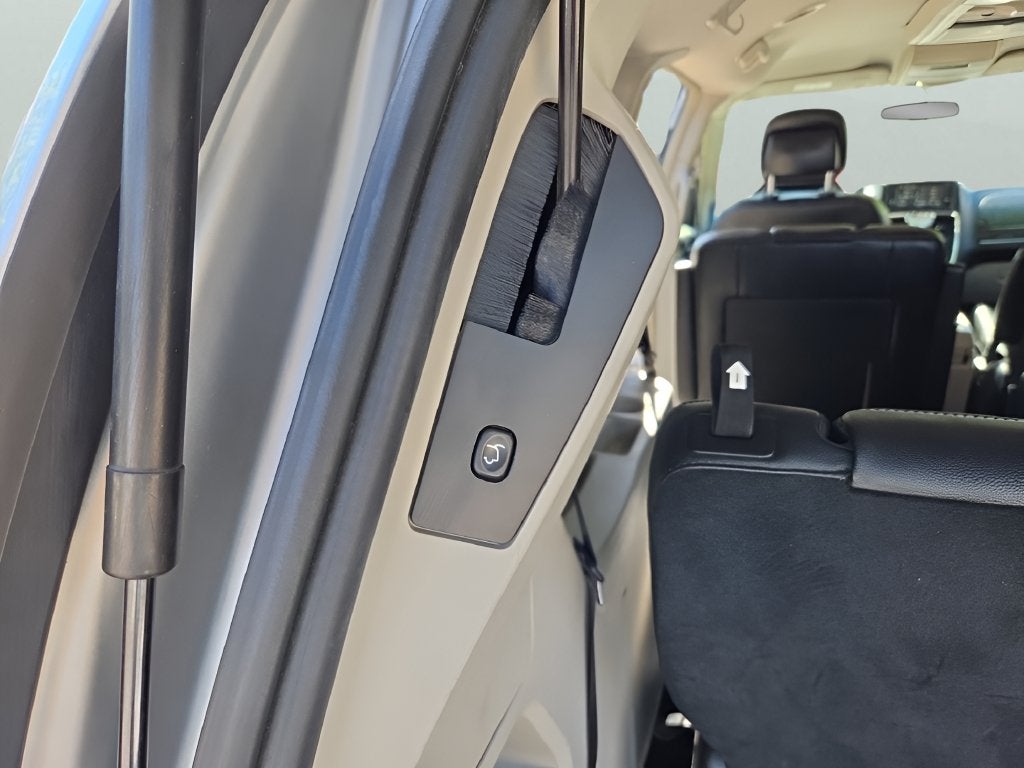 2015 Chrysler Town & Country Touring