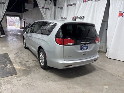 2022 Chrysler Voyager LX