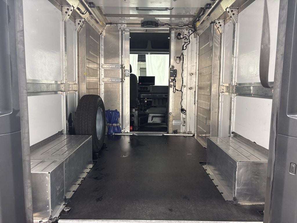 2024 BrightDrop Zevo 400 eAWD 400