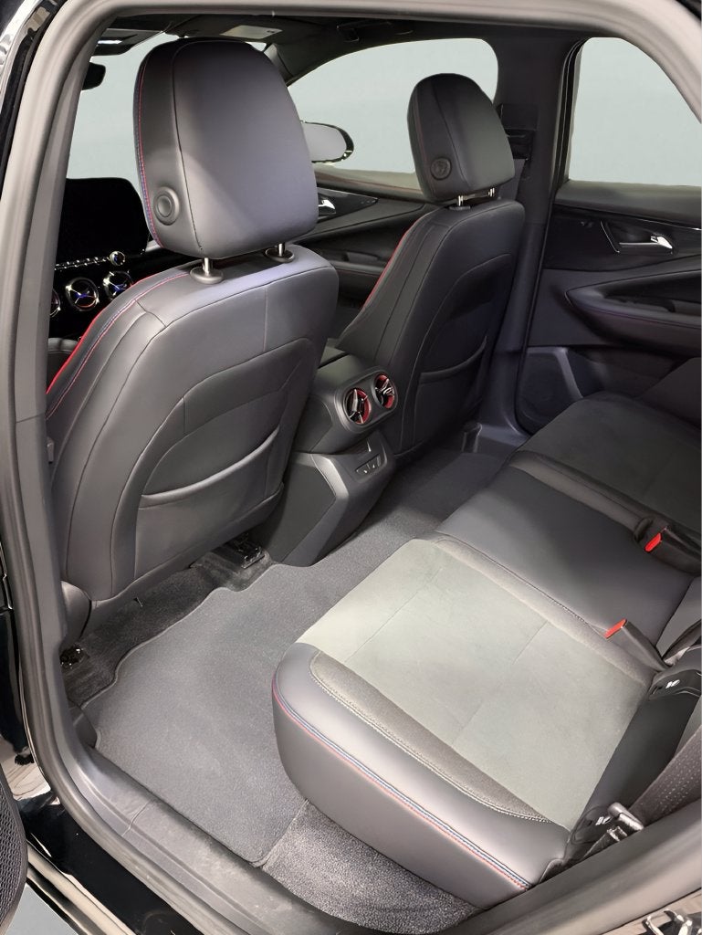 2024 Chevrolet Equinox EV Launch Edition - Photo 11