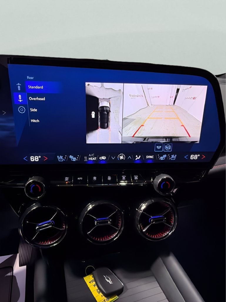 2024 Chevrolet Equinox EV Launch Edition - Photo 17