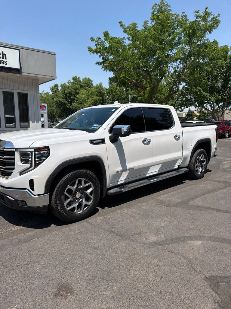 2024 GMC Sierra 1500 SLT