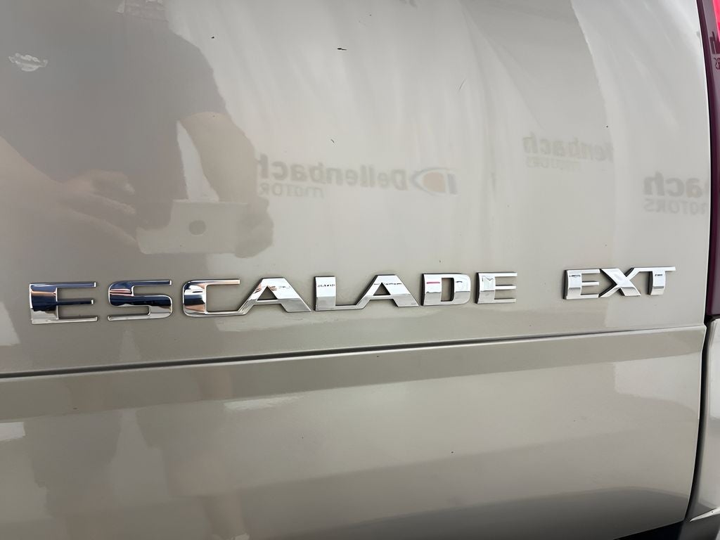 2002 Cadillac Escalade EXT Base