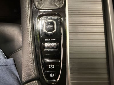 2017 Volvo S90 T6 Momentum